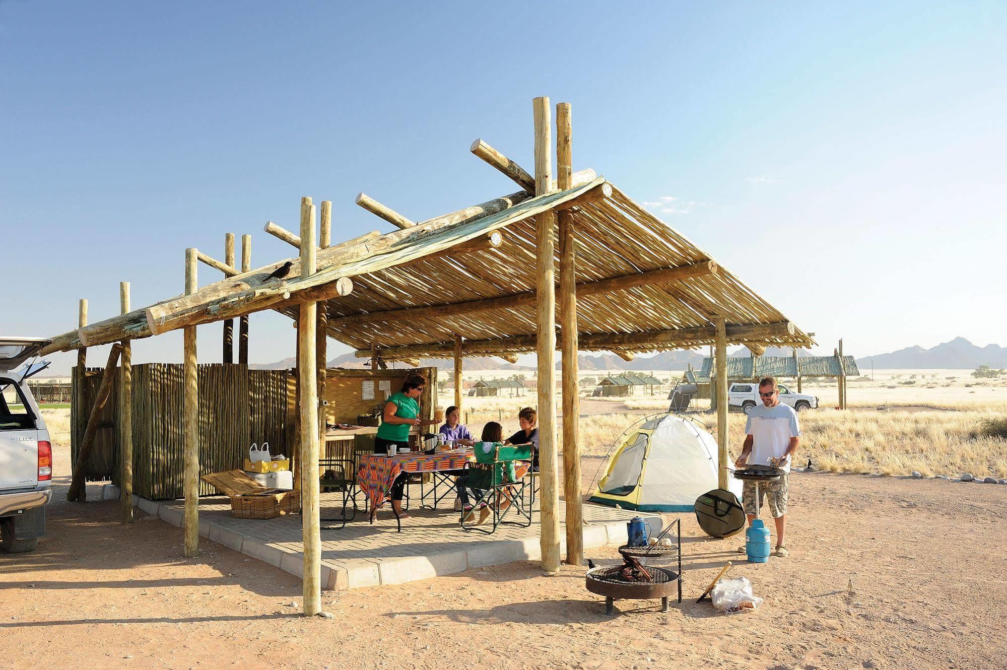 Sossus Oasis Camp Site Hotel Sesriem Buitenkant foto